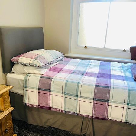 Single Room - Bed For The Night - Close To Beach St Leonards-on-Sea Exterior photo