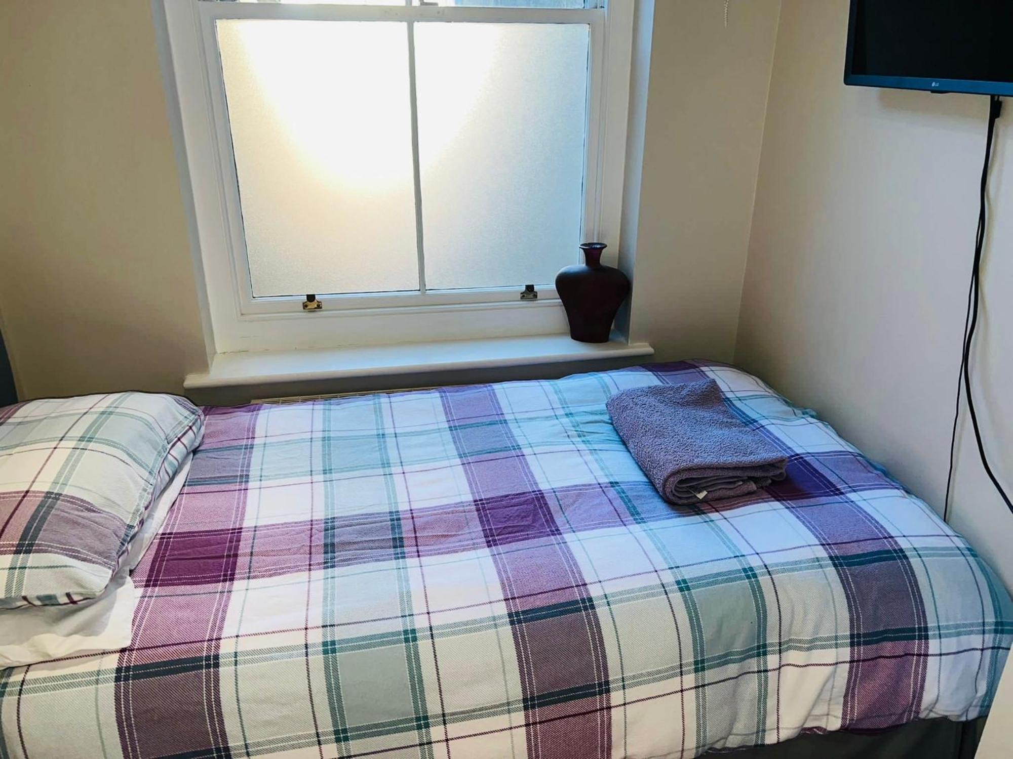 Single Room - Bed For The Night - Close To Beach St Leonards-on-Sea Exterior photo