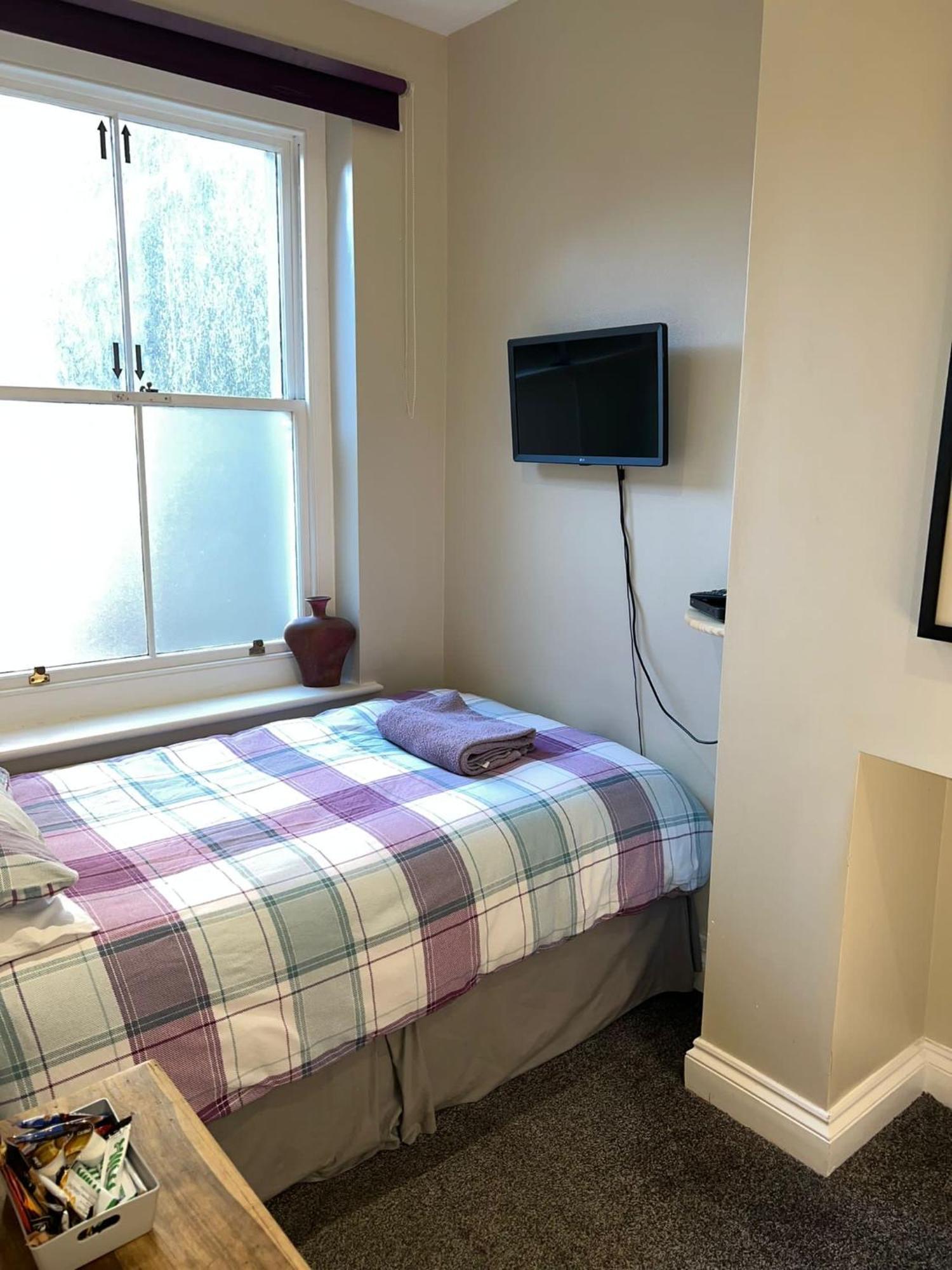Single Room - Bed For The Night - Close To Beach St Leonards-on-Sea Exterior photo
